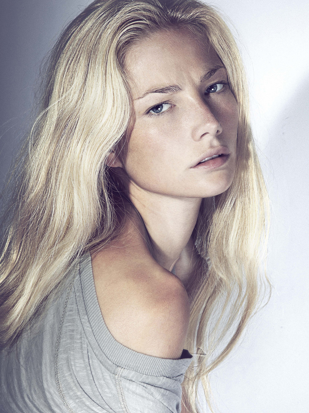 Clara Paget Lezwatch Tv