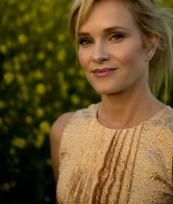 Nicholle Tom