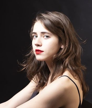 Tessa Ía
