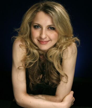 Nina Arianda